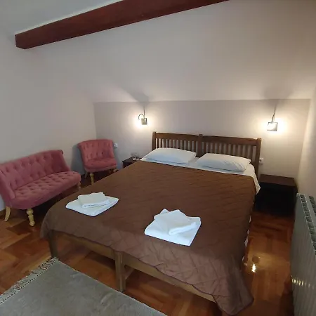 Koliba Na Grza Paraćin