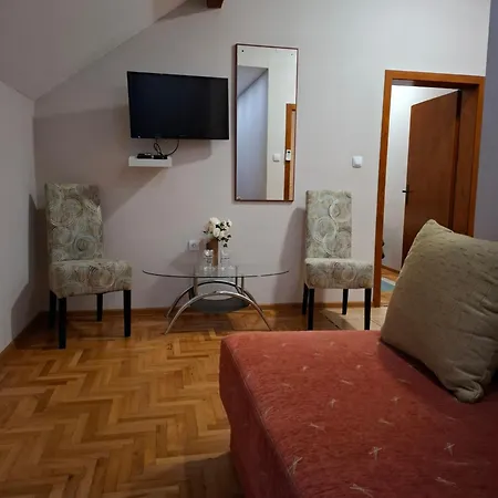 Koliba Na Grza Paraćin