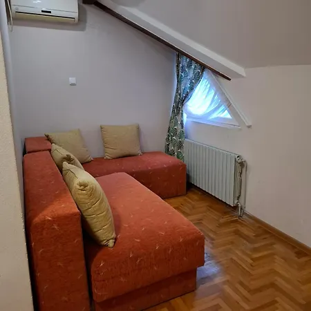 Koliba Na Grza * Paraćin