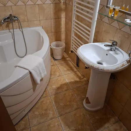 Koliba Na Grza 酒店 Paraćin