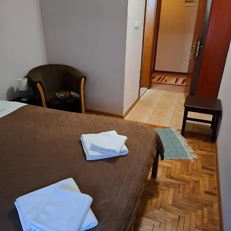 Koliba Na Grza Paraćin