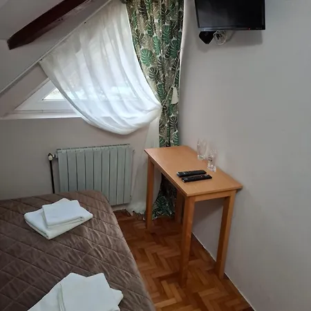 Koliba Na Grza Paraćin