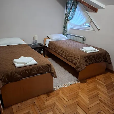 Koliba Na Grza Paraćin